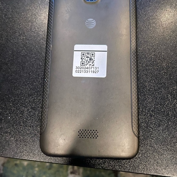 KYOCERA CELL PHONE - Picture 2 of 2